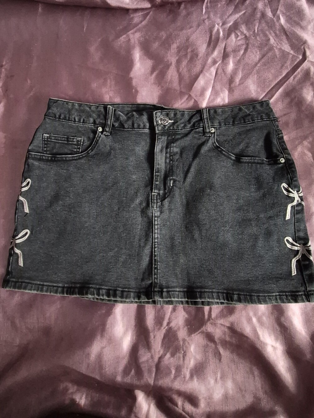 Madden NYC Embroidered Bow Denim Mini Skirt Black Wash SIZE LARGE